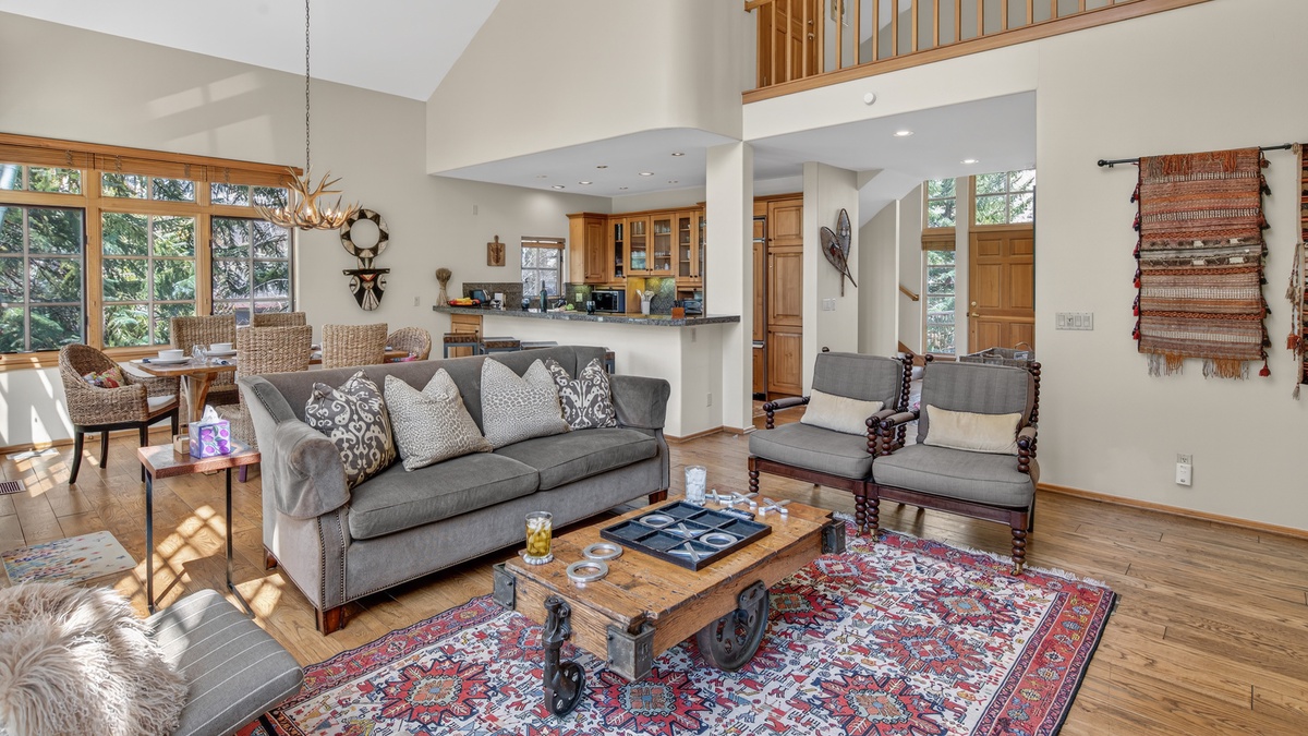Great Room, Main Level - Seating area near kitchen