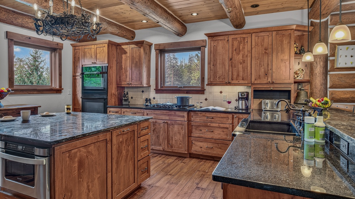 Kitchen, Main Level - Countertops with surrounding cabinetry