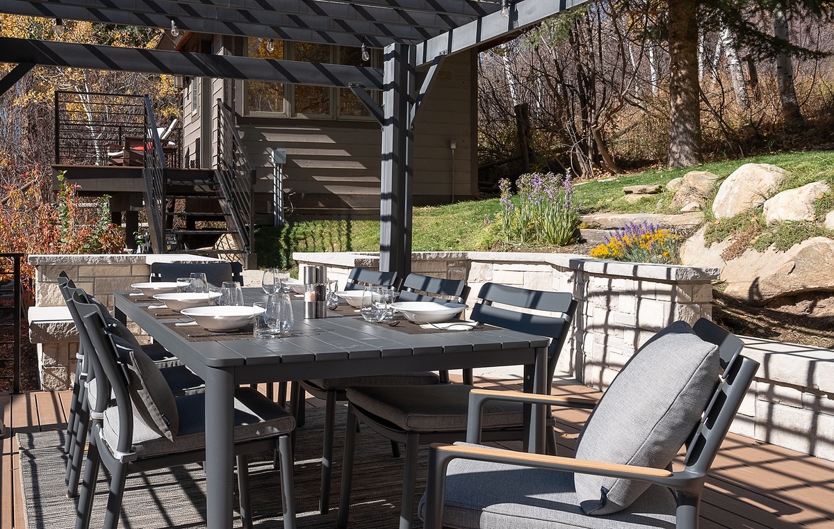Deck, Main Level - Outdoor dining table with seating