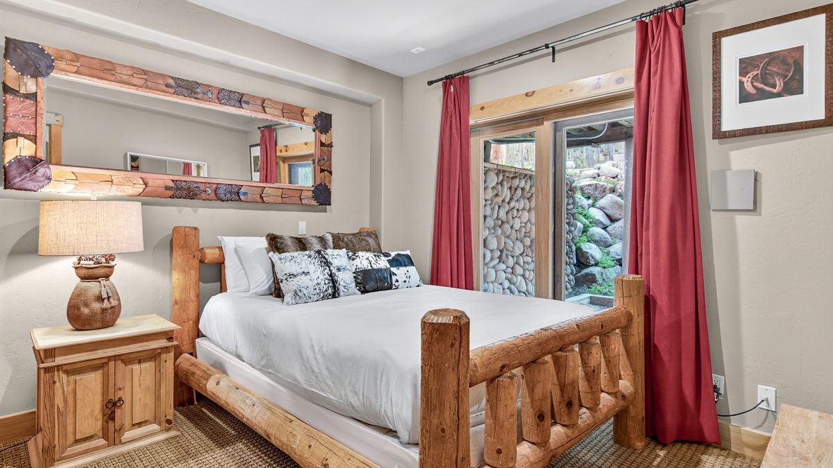 Bedroom 6, Lower Level - Queen suite
