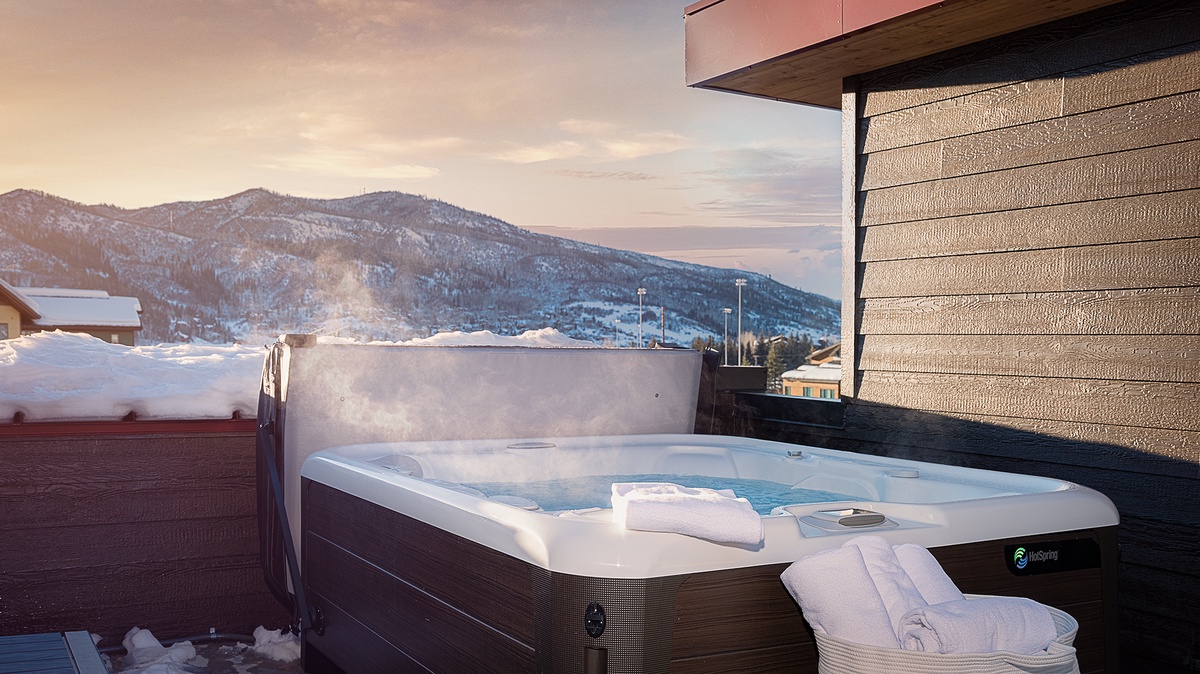 Hot Tub, Rooftop Level - Winter hot tub with rooftop views of Emerald Mountain