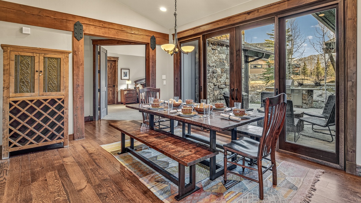 Dining Area, Main Level