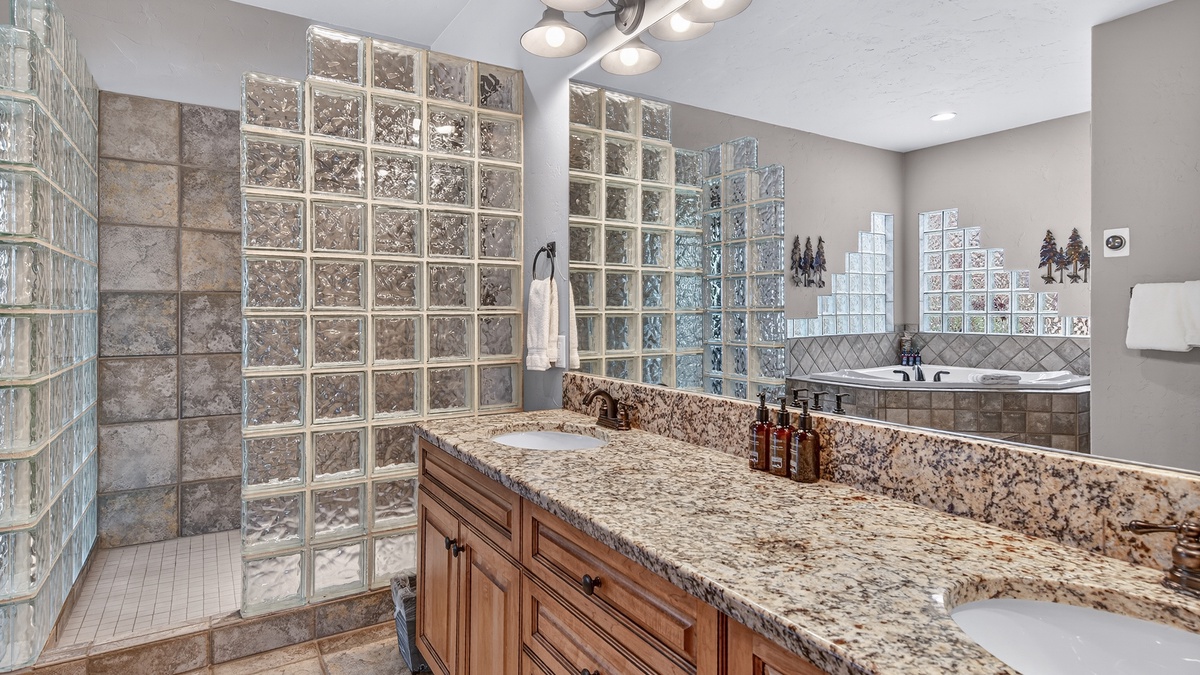 Bathroom 1, Main Level - Primary ensuite