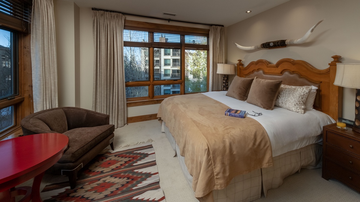 Bedroom 2, Main Level - King suite