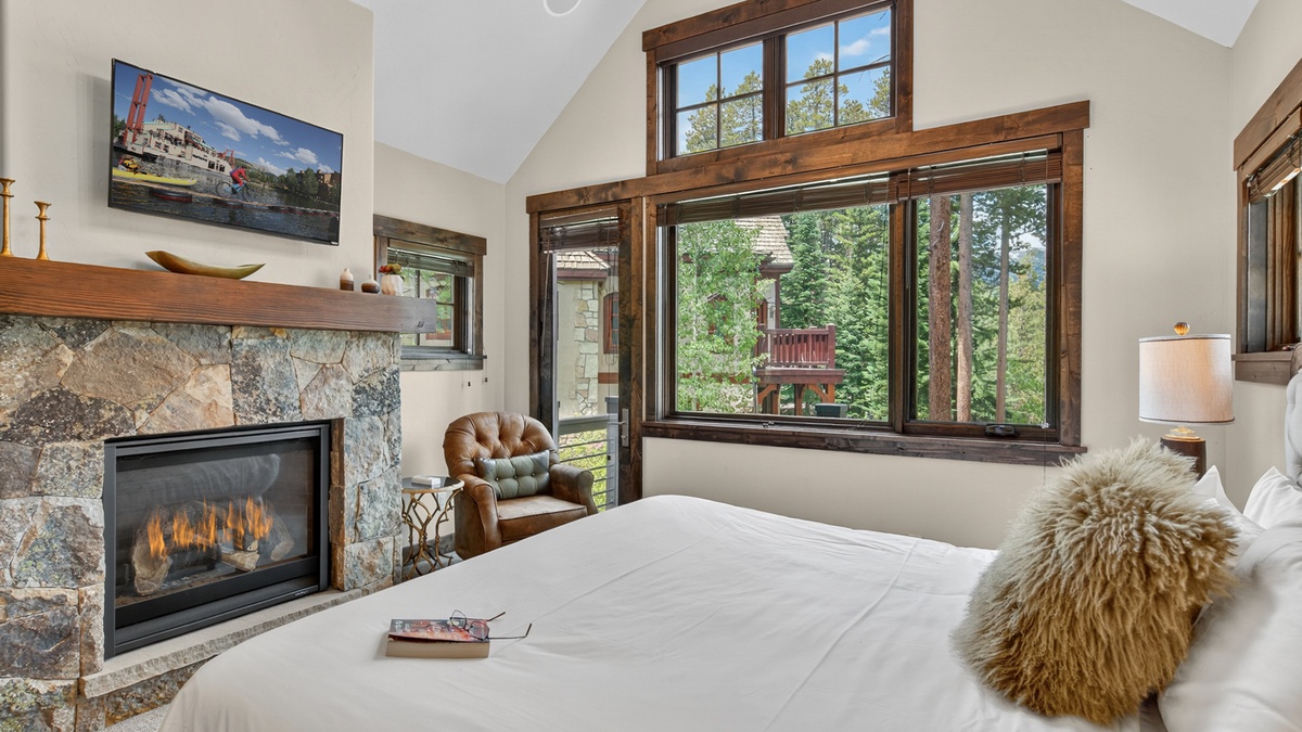 Bedroom 1, Main Level - Primary king suite with fireplace