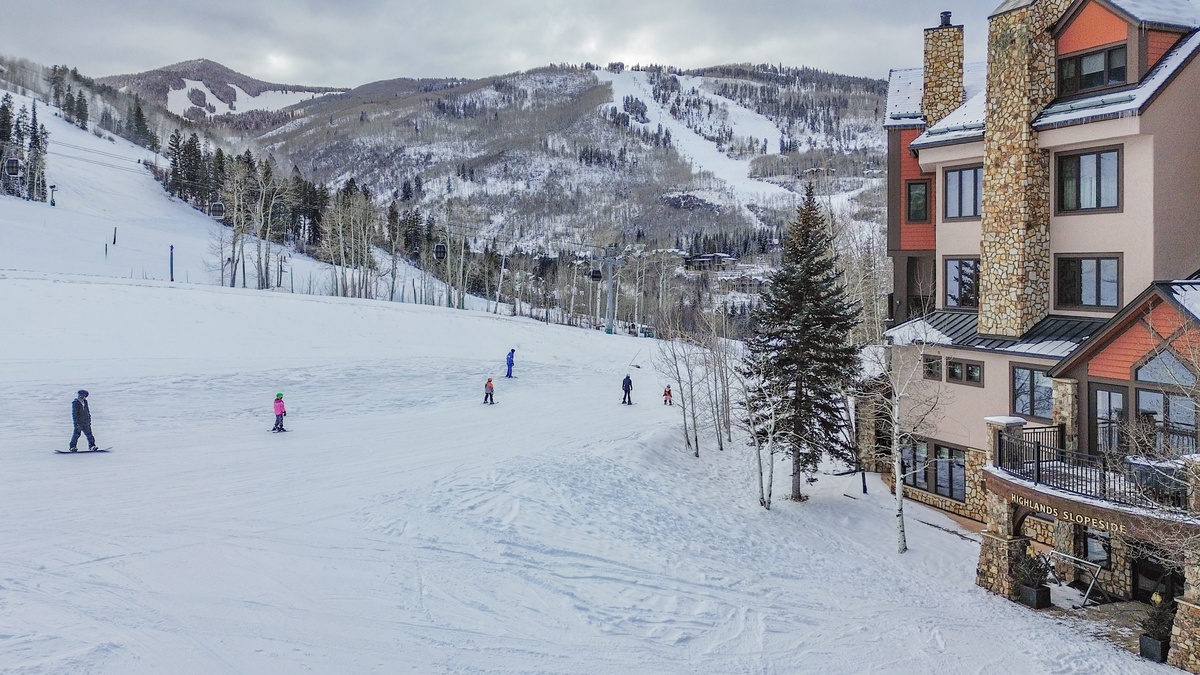 Ski access directly below Chalet Bravura!