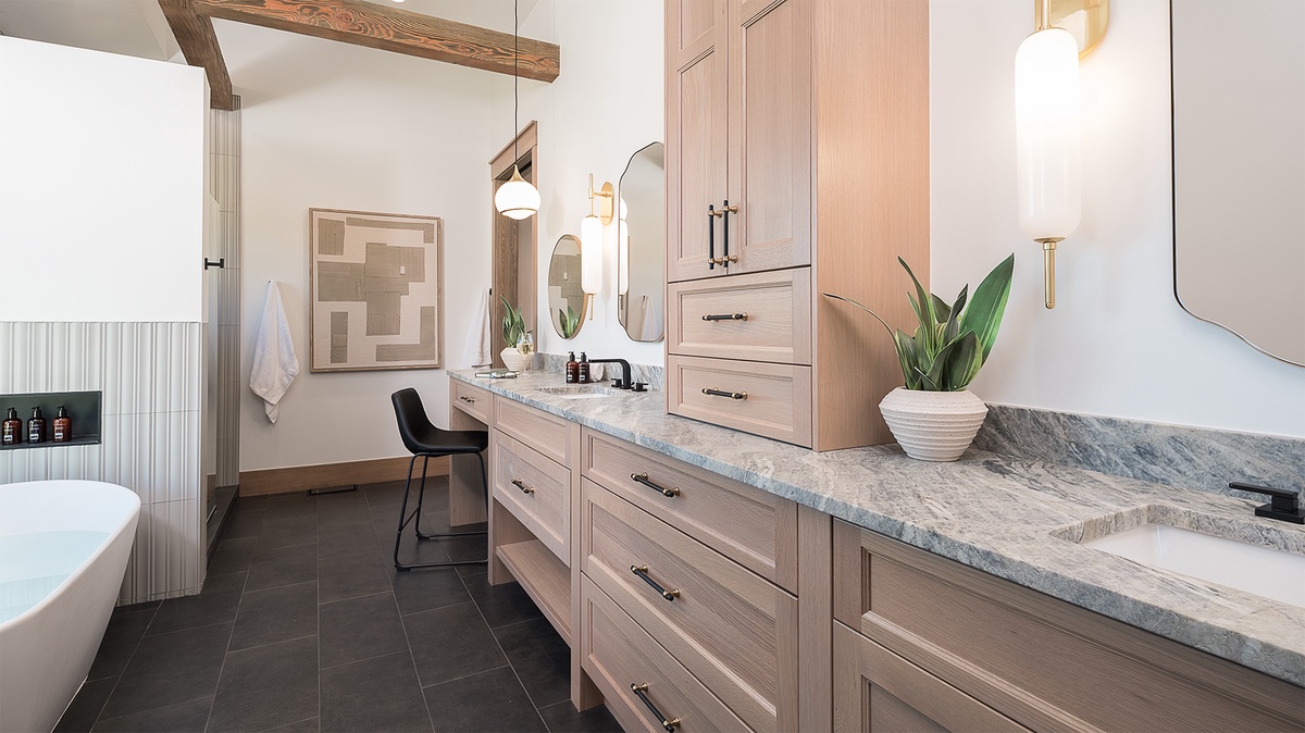 Bedroom 5, Main Level - Aria Ridge, primary king ensuite