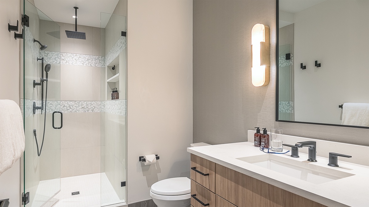 Bedroom 5, Mid-Level - Ensuite