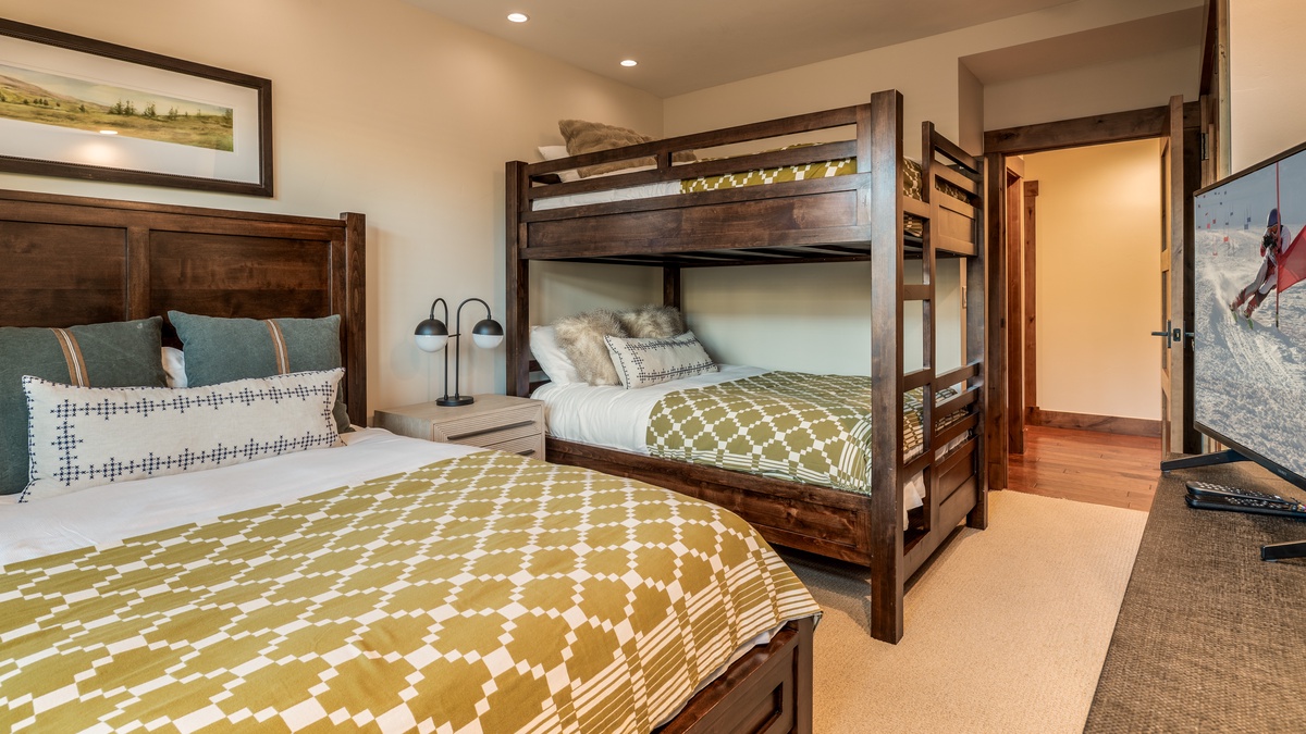 Bedroom 4, Main Level - Queen bed and full-over-full bunk bed