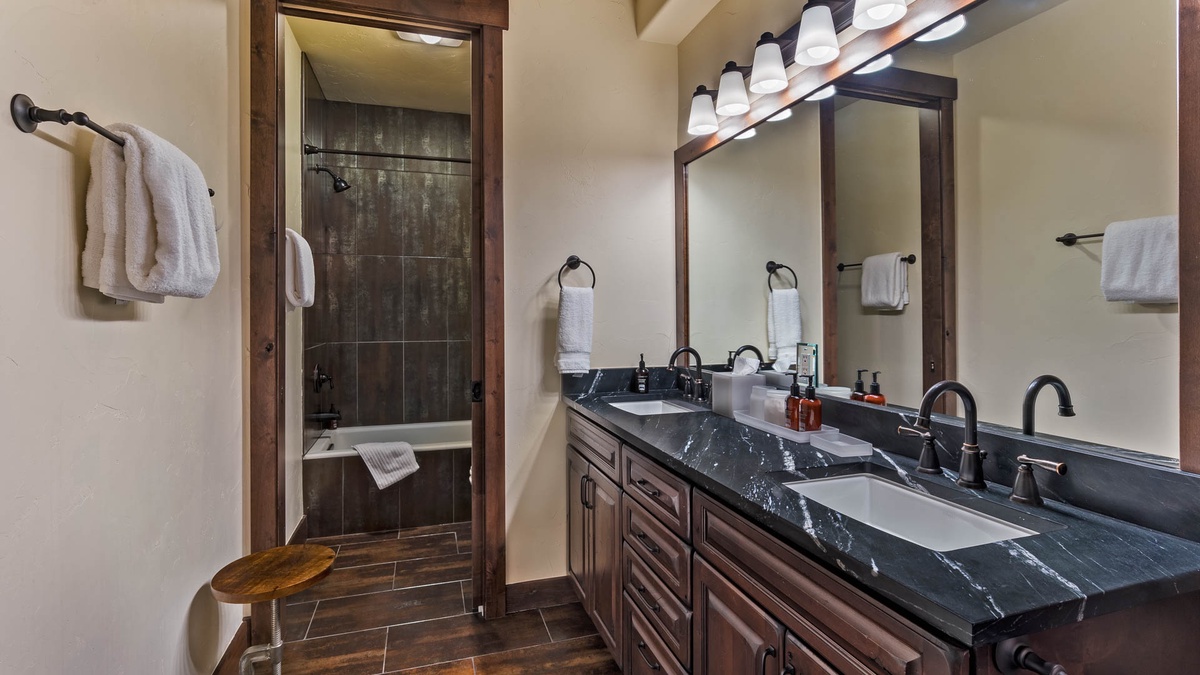 Shared Bathroom, Lower Level - Hall bathroom adjacent to Bedroom 3