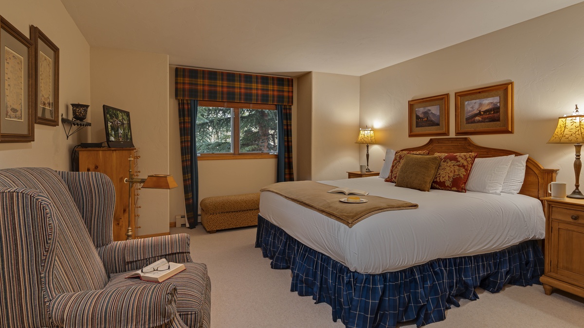 Bedroom 3, Upper Level - 2nd King bedroom on upper level