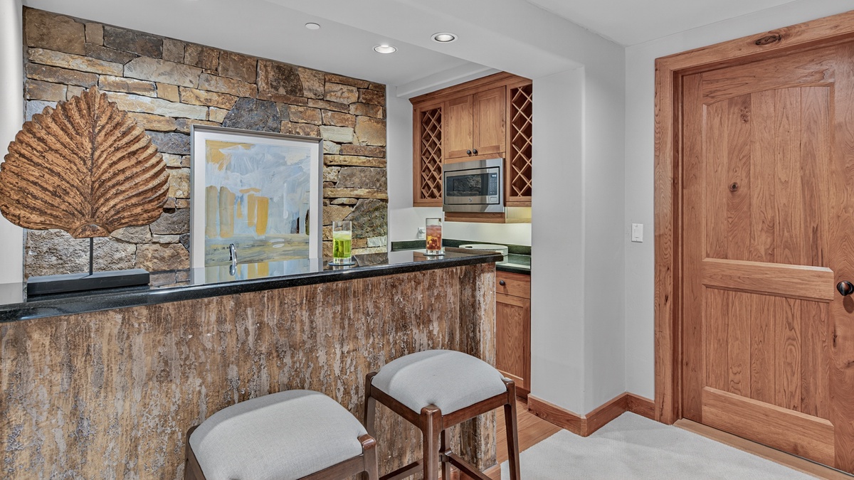 Wet Bar in Family Room, Lower Level