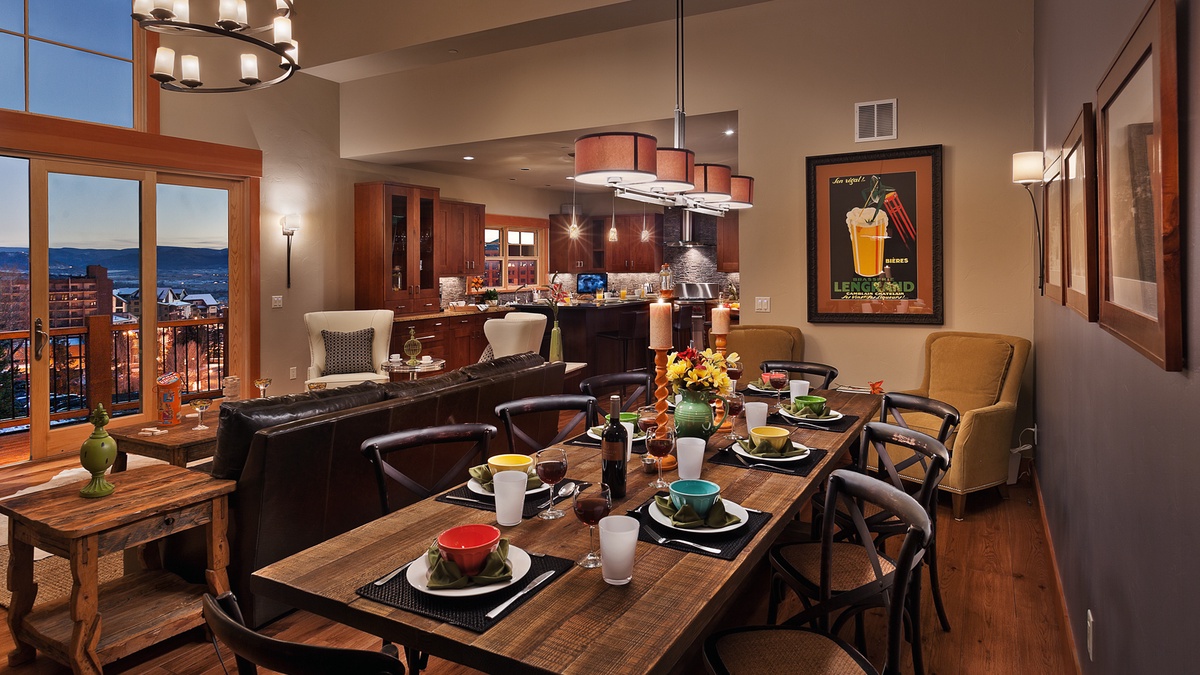 Sunshine Peak dining area