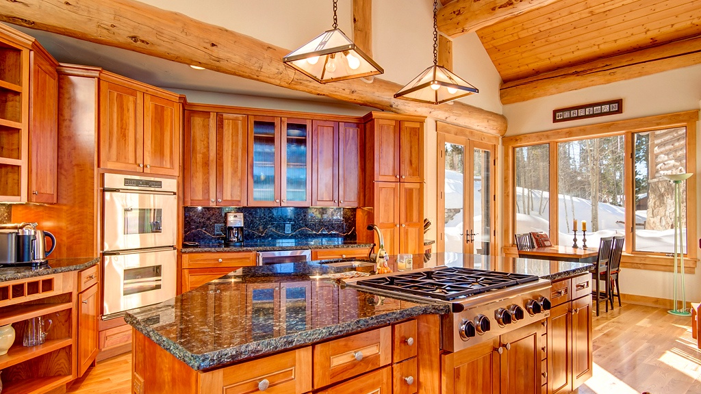 Gourmet Kitchen, Upper Level