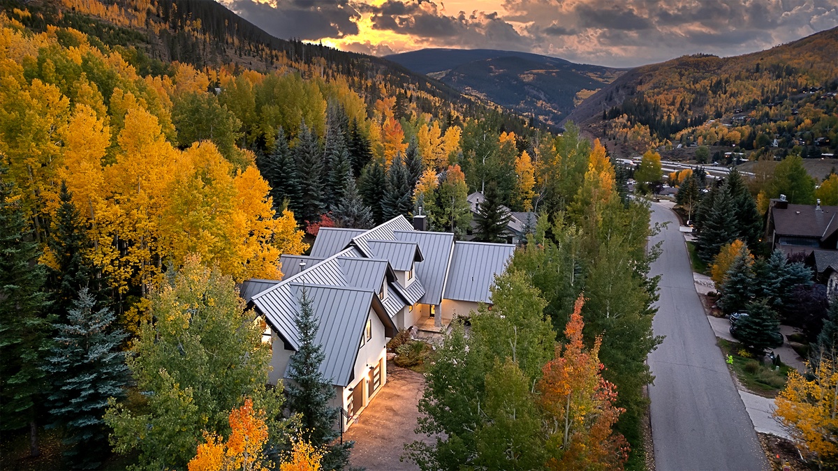 Fall colors popping at Serenvale Retreat