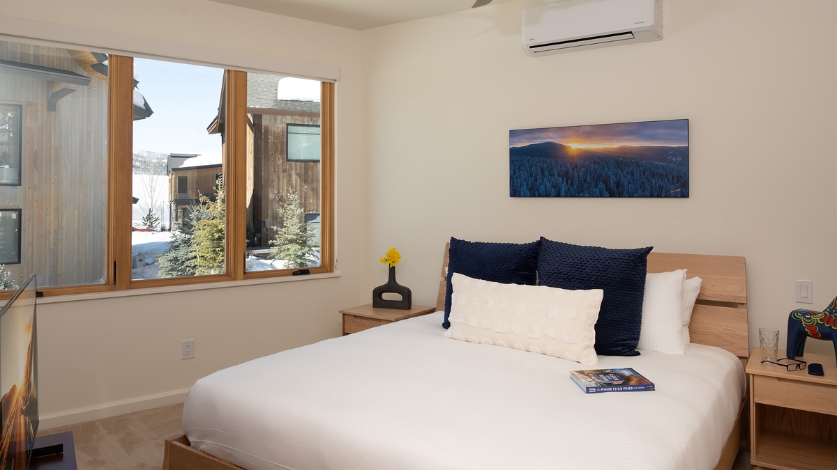 King Bedroom 2 entrance level