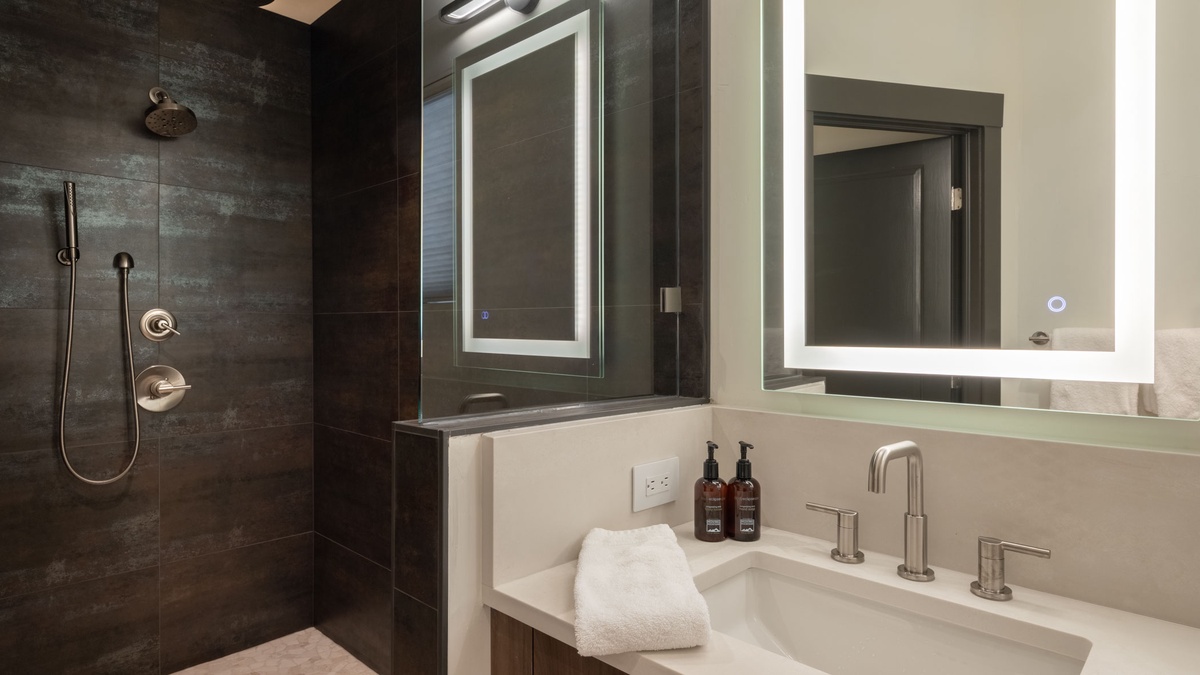 Bedroom 5, Main Level - Ensuite