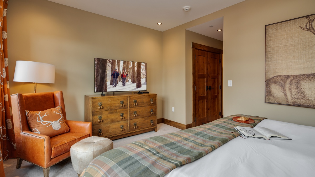 Bedroom 3 Main Level - King suite