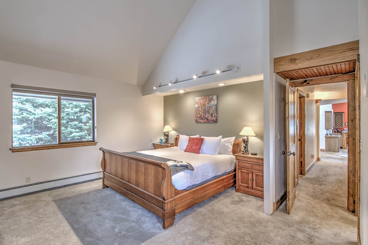 Bedroom 1, Main Level - Primary bedroom