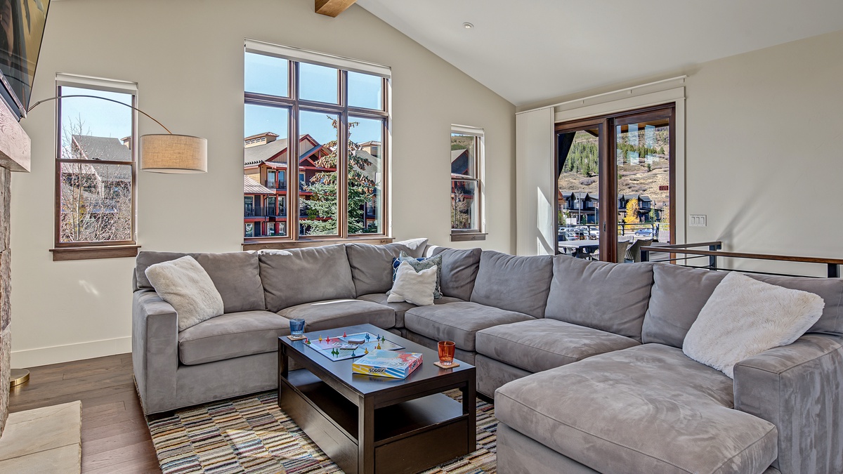 Great Room, Main Level - Seating area with deck access