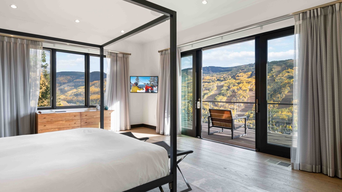 Bedroom 1, Main Level - Primary Bedroom