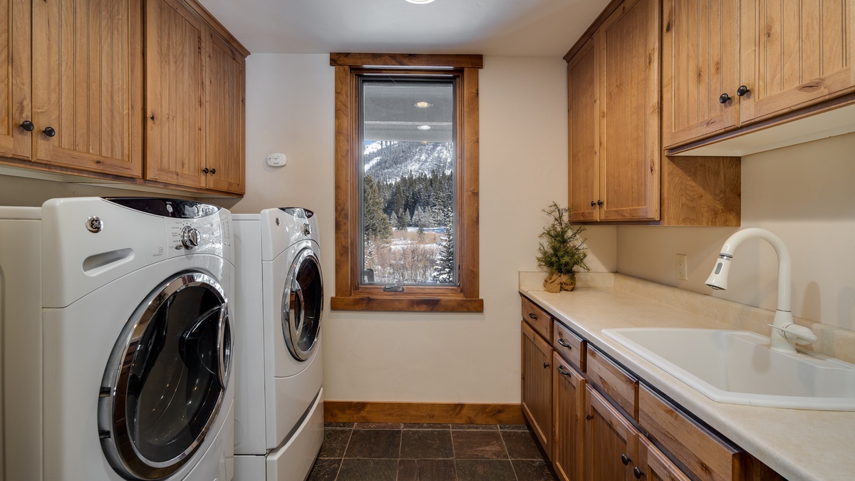 Laundry Room, Main Level