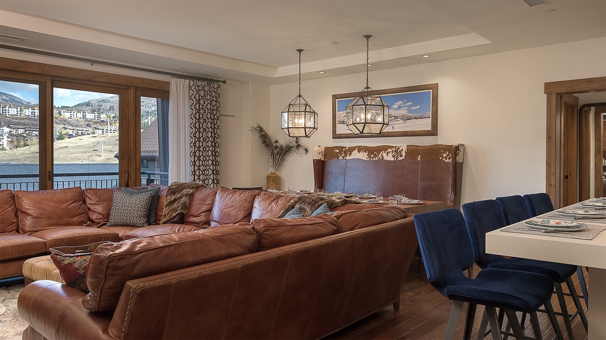 Great Room, Main Level - Seating area