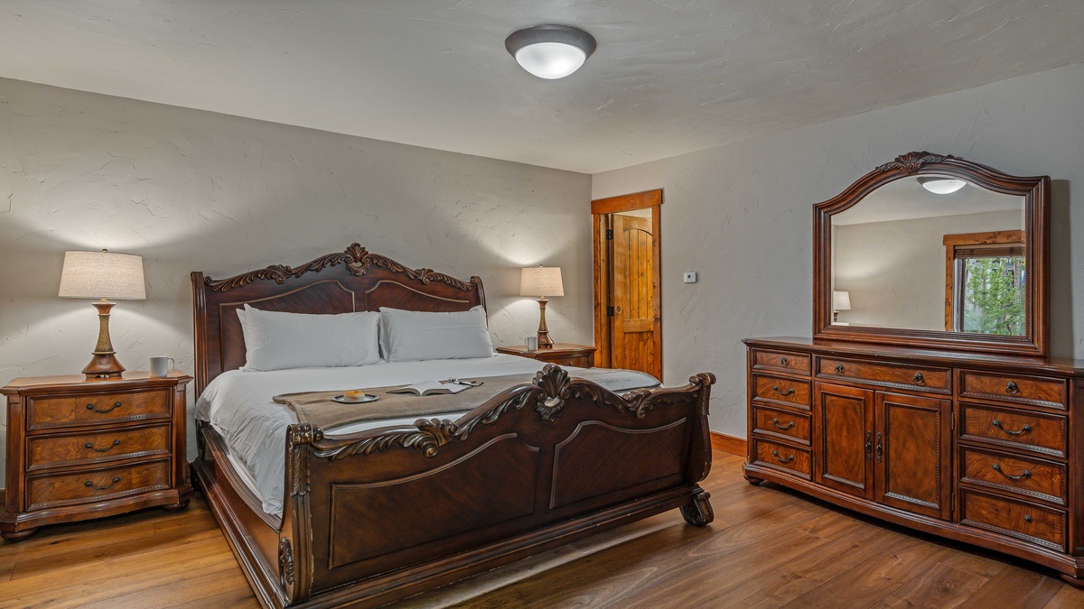 Bedroom 4, Upper Level - King suite 2 on upper level