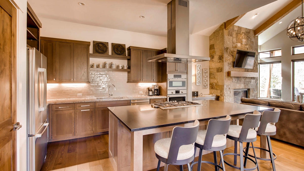 Kitchen Bar , Main Level - Seating