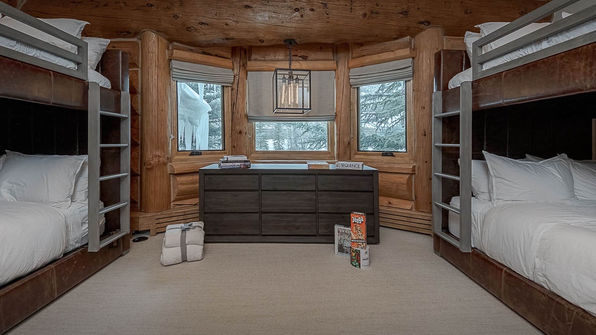 Bedroom 8, Upper Level - Paprika bunk room