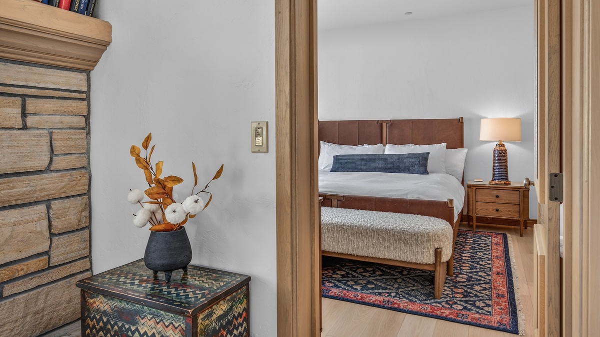 Bedroom 1, Main Level - King suite