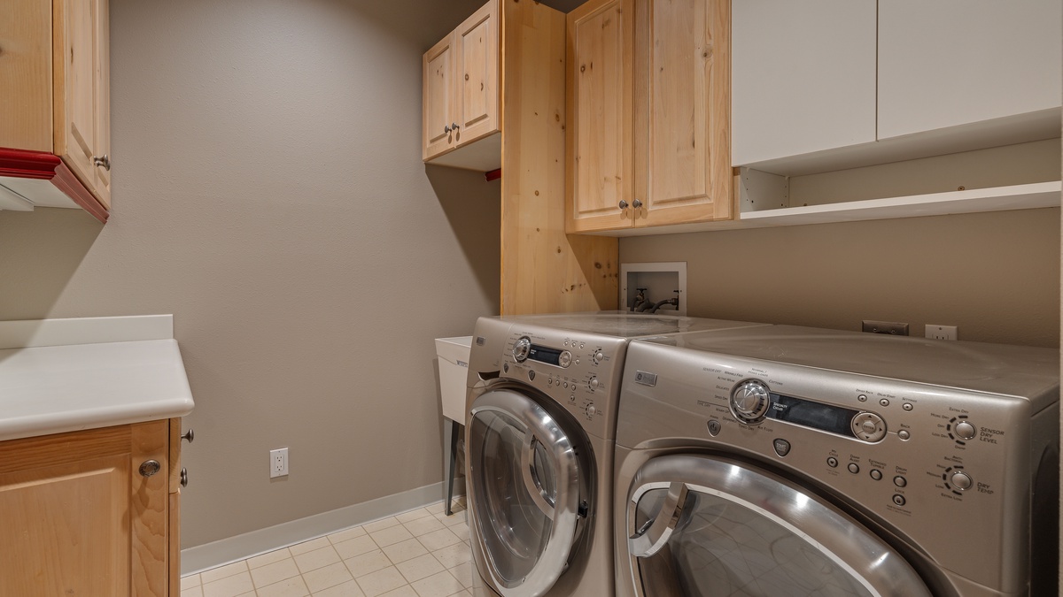 Laundry Room, Upper Level