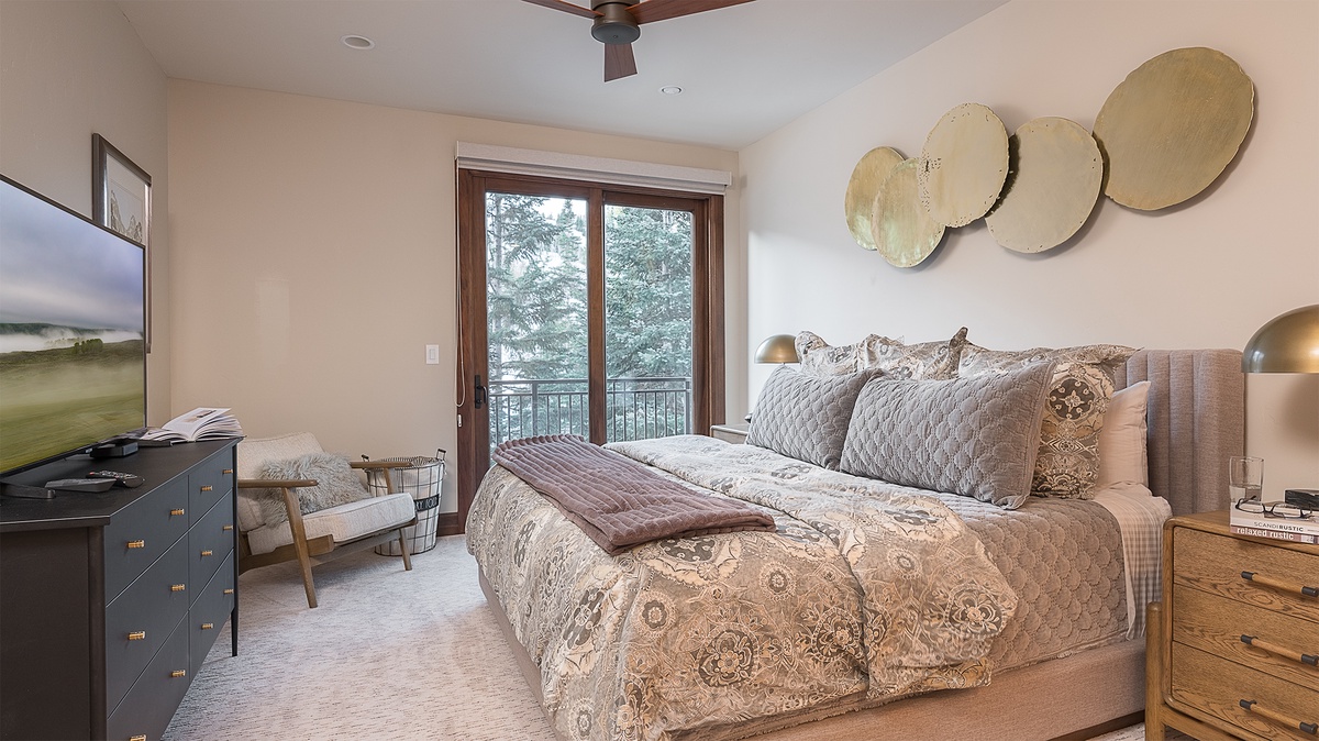 Bedroom 6, Lower Level - King suite