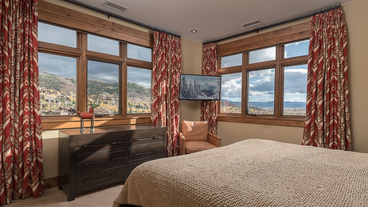 Bedroom 3, Upper Level - King bed