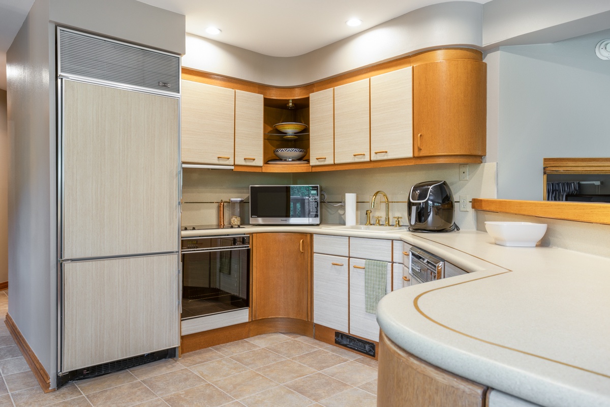 Apartment, Lower Level - Kitchen in the lower level apartment