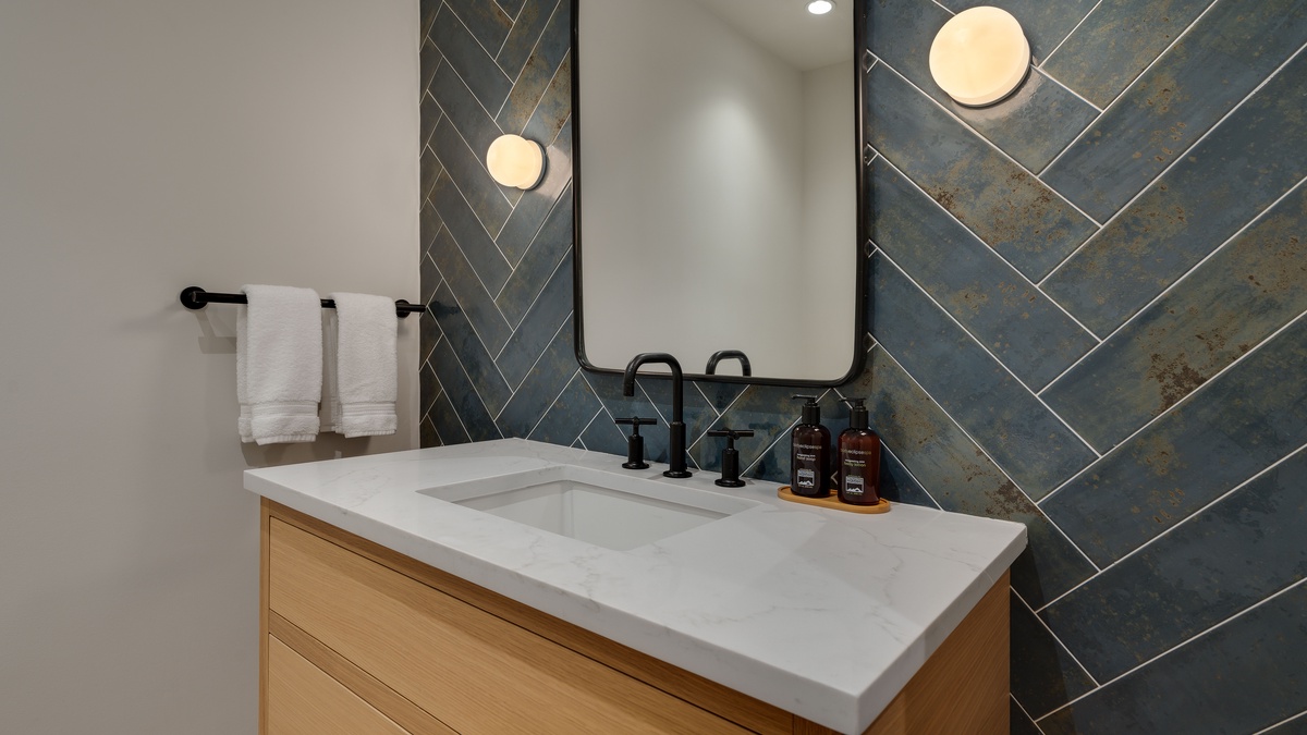 Main level powder bath