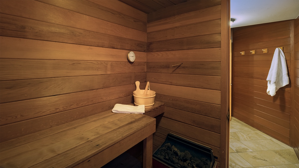 Sauna, Lower Level - Bench seating