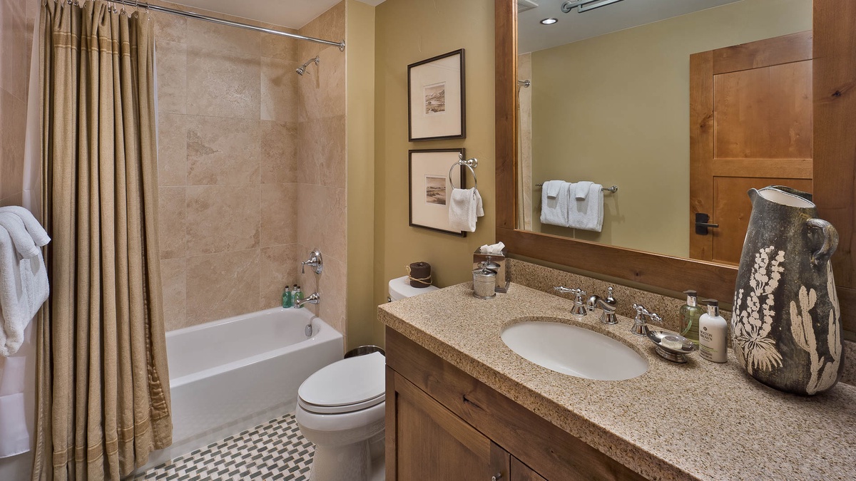 Bedroom 4, Main Level - Ensuite