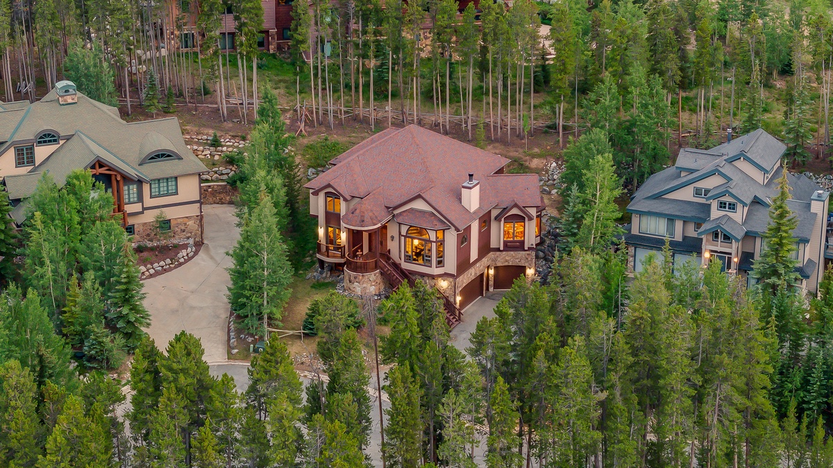 Summer aerial of Boulder Ridge Retreat