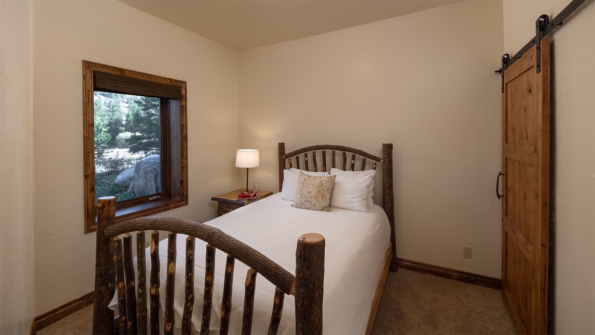 Bedroom 5, Apartment Lower Level - Guest Apartment bedroom