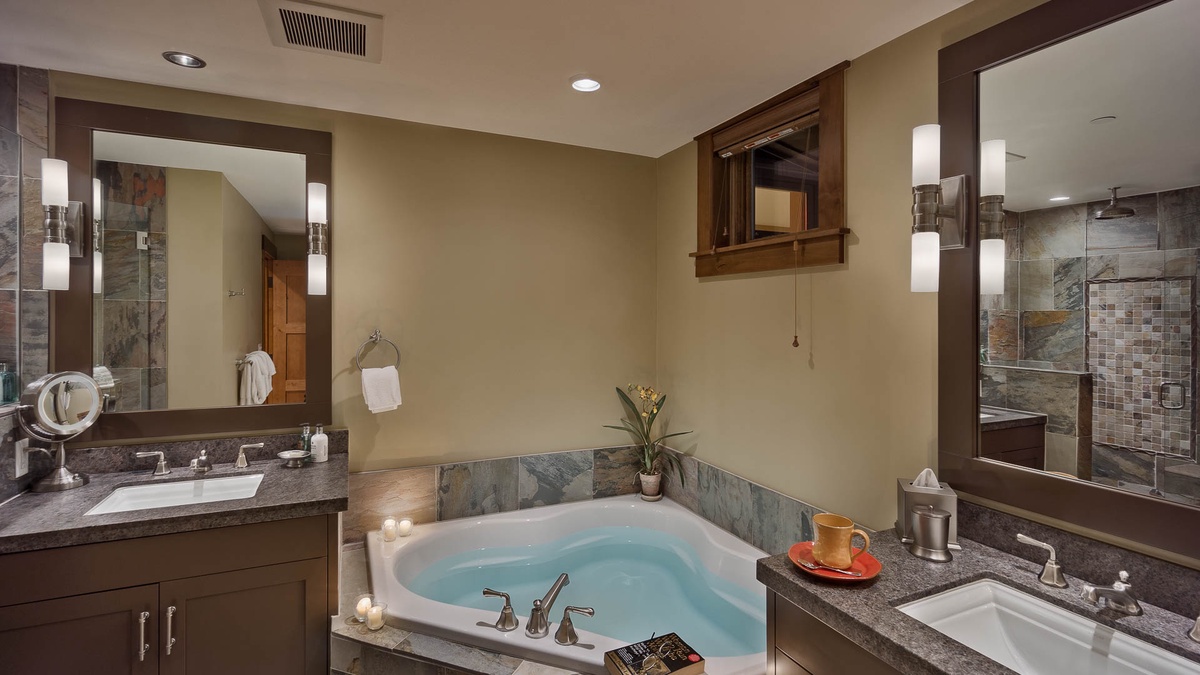 Bedroom 2, Main Level - Ensuite with soaking tub