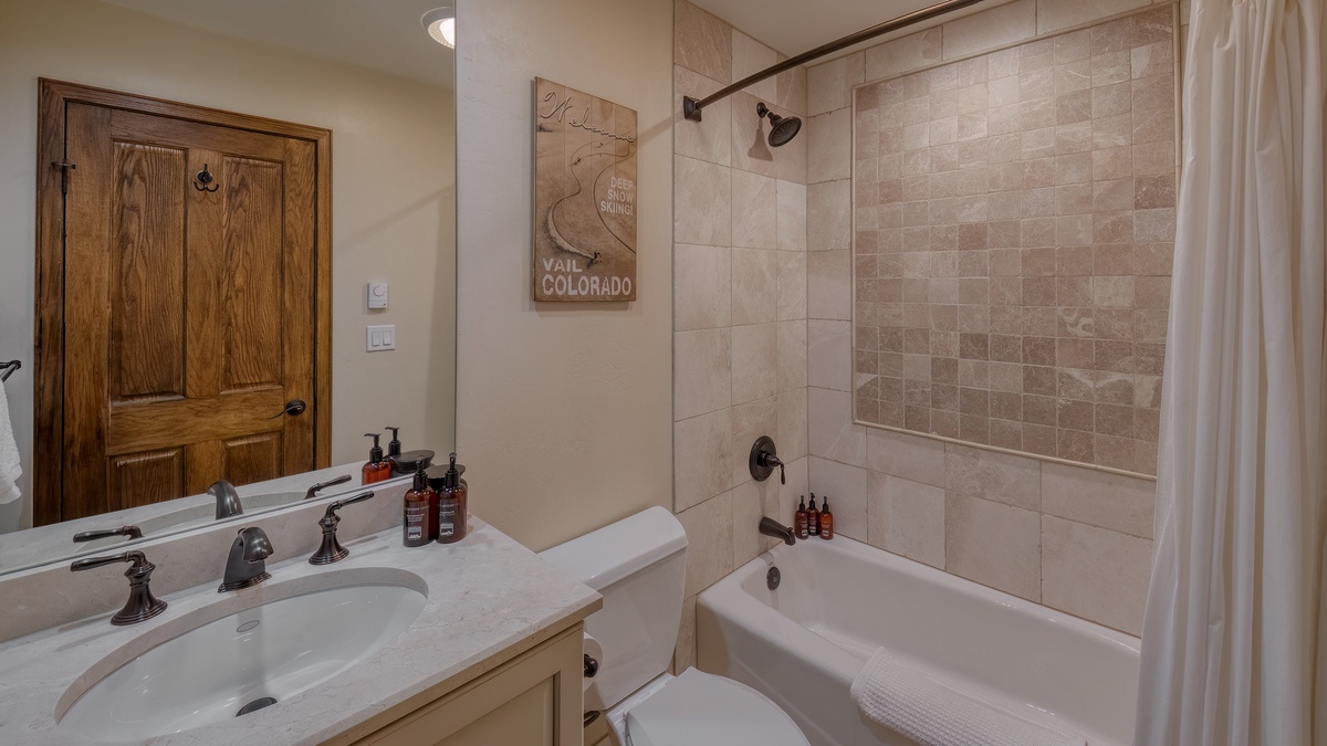 Bedroom 3, Upper Level - Bunkroom ensuite