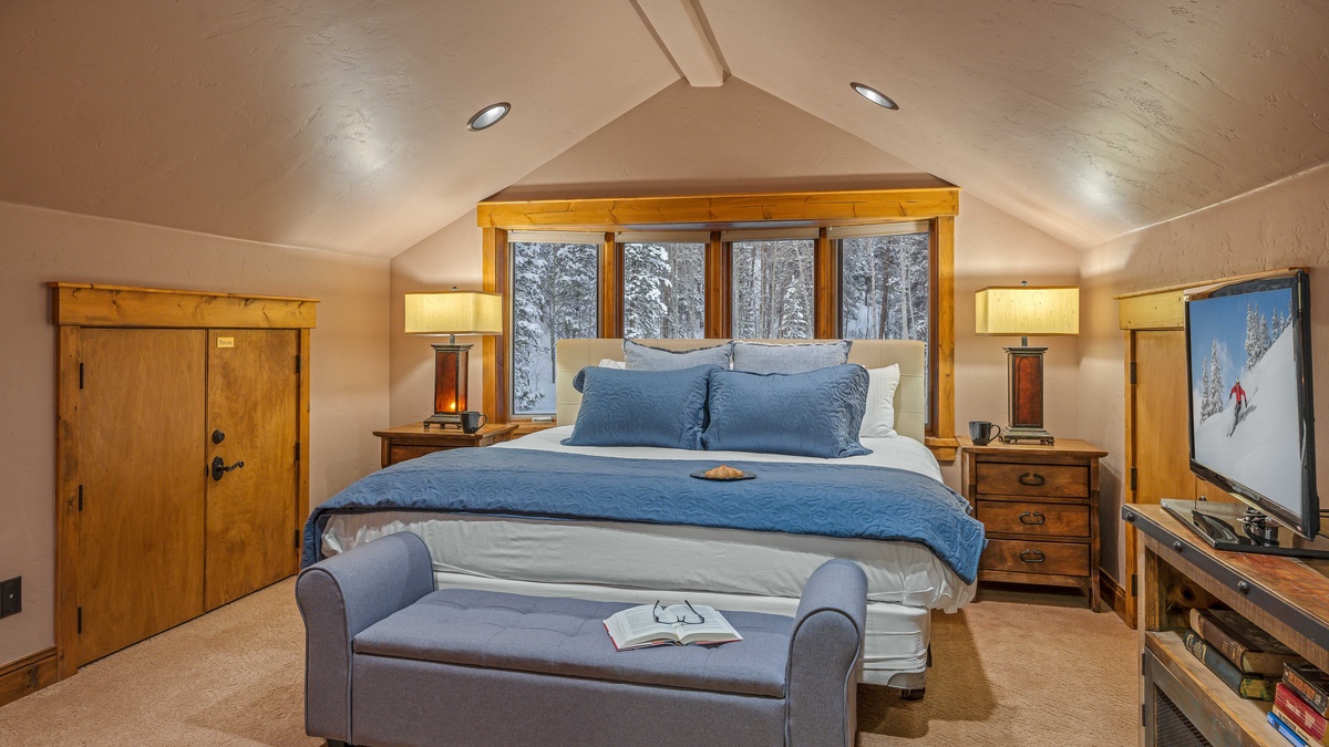 Bedroom 3, Upper Level - King bedroom on loft level