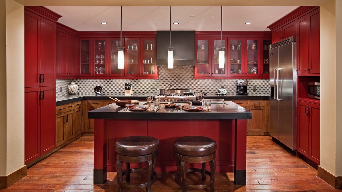 Kitchen, Main Level - Island with seating