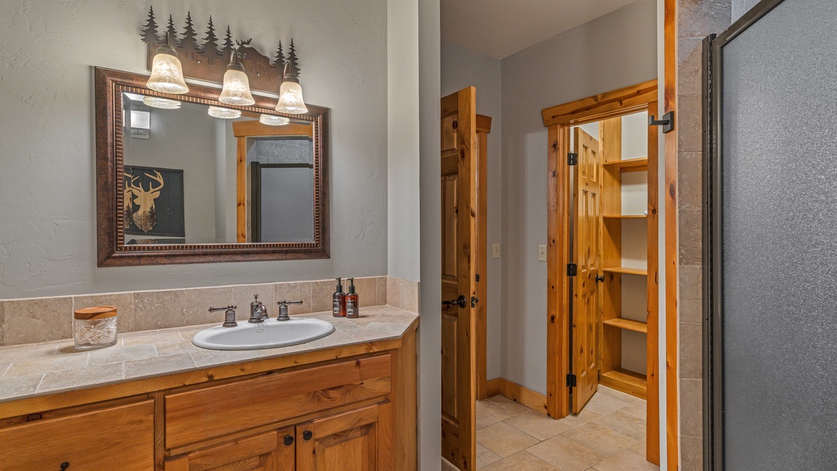 Shared hall bath 2 on lower level