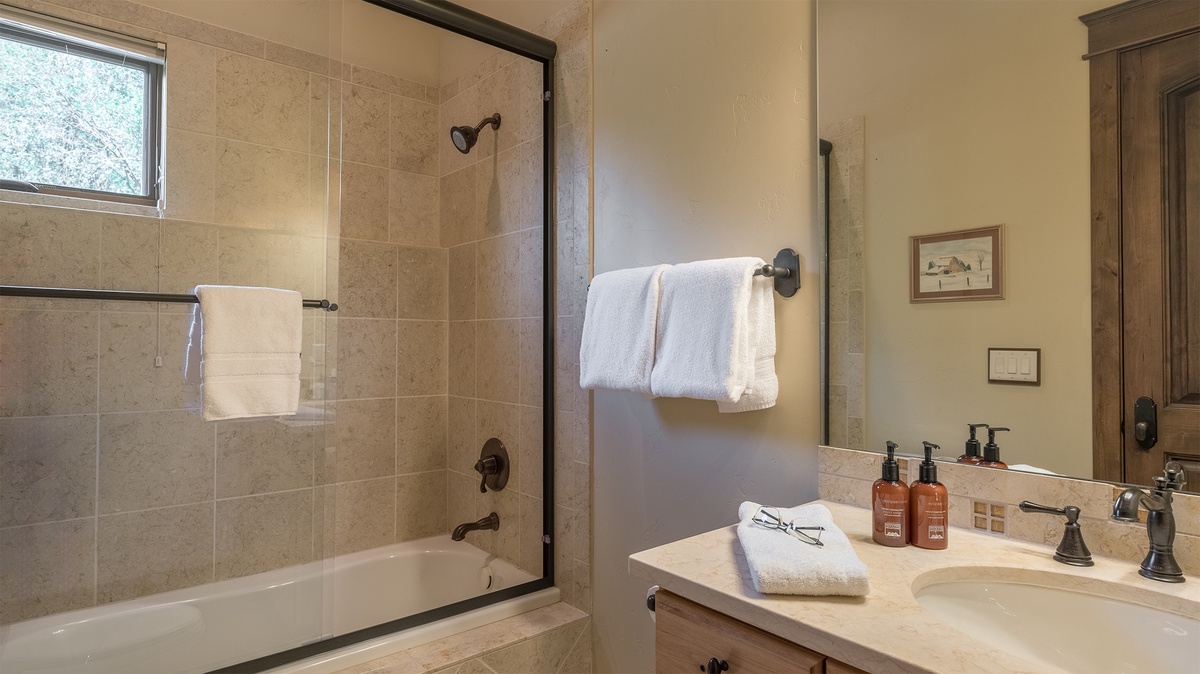 Bunkroom ensuite lower level