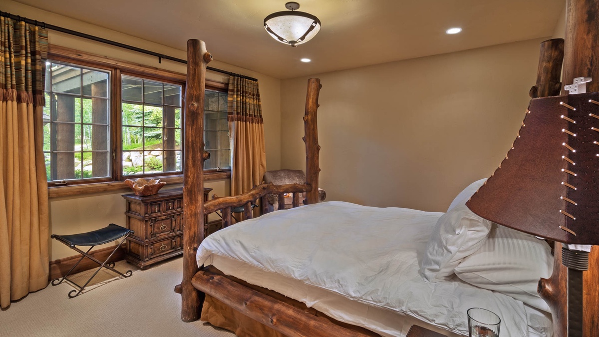 Bedroom 3, Lower Level - Queen suite