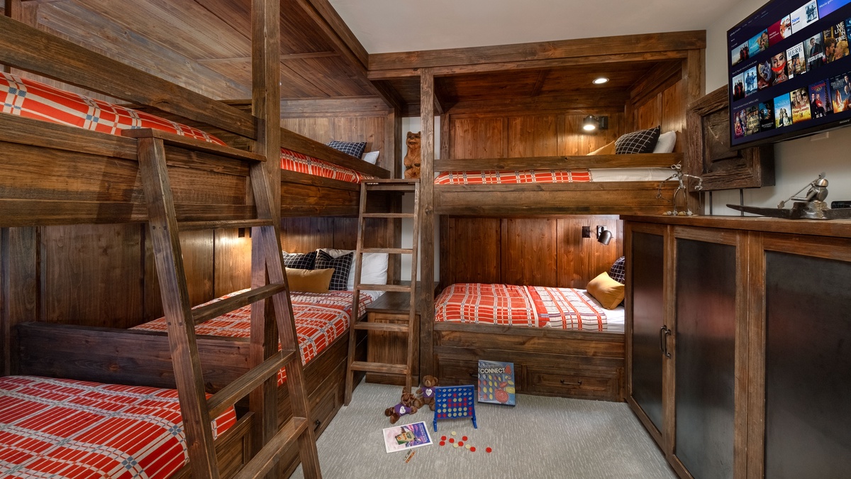 Bedroom 2, Main Level - Bunk bedroom with full-over-full bunk and twin-over-twin bunk