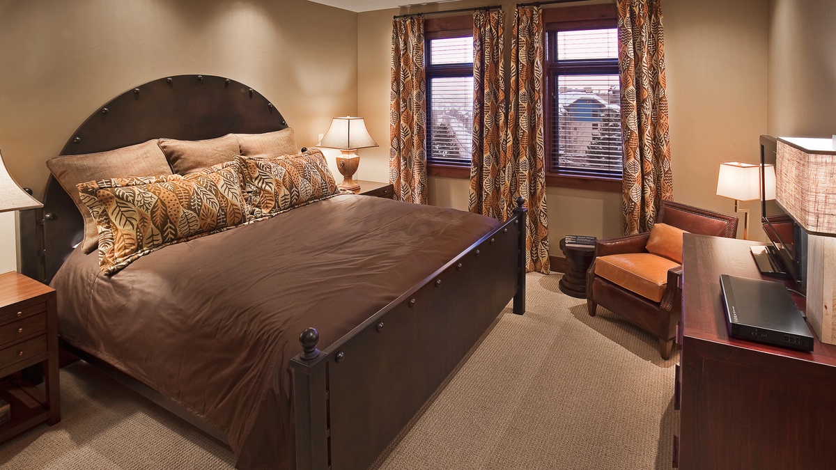 Bedroom 2, Main Level - King suite