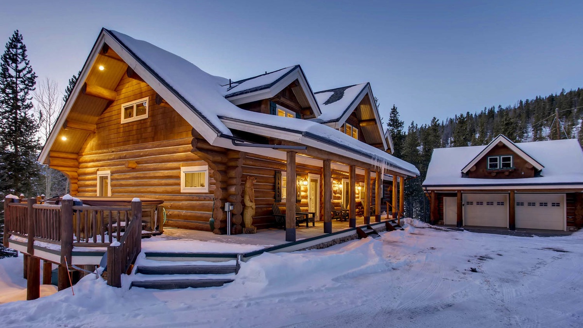 Welcome to Twin Eagles Lodge!